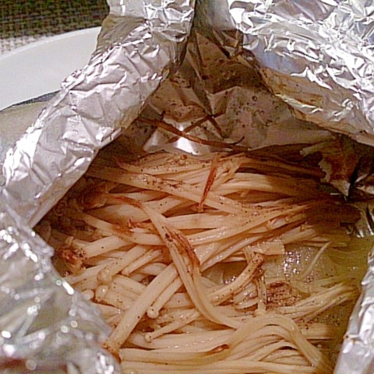 シンプルに 玉ねぎとえのき茸のホイル焼き レシピ 作り方 By ゆうtan 楽天レシピ